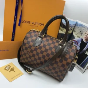 Сумка LOUIS VUITTON 844 кожа
