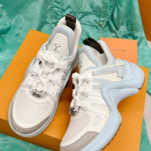 Louis Vuitton 12