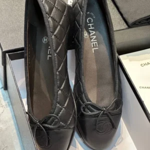 CHANEL 8