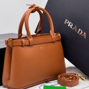PRADA 18