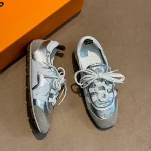 Louis Vuitton 19