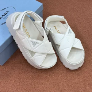 PRADA 19