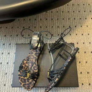 YVES SAINT LAURENT 4