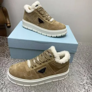 PRADA 26