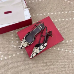 VALENTINO 6