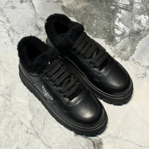 PRADA 23