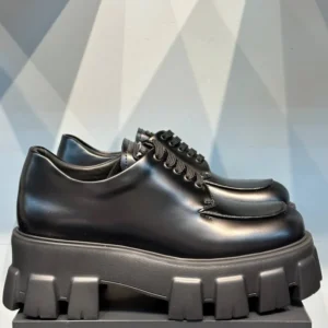 PRADA 9