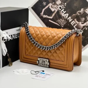 Сумка CHANEL 22