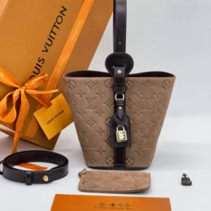 Louis Vuitton 00096