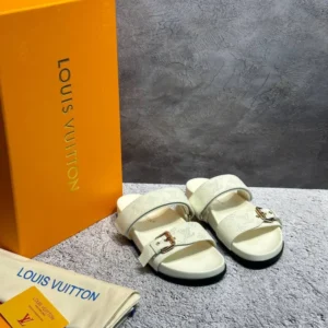 Louis Vuitton 16