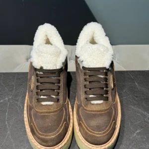 PRADA 28