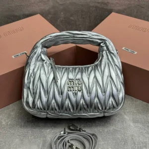 MIU MIU 40
