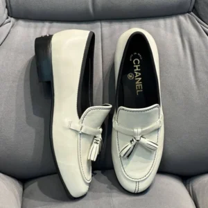 CHANEL 28