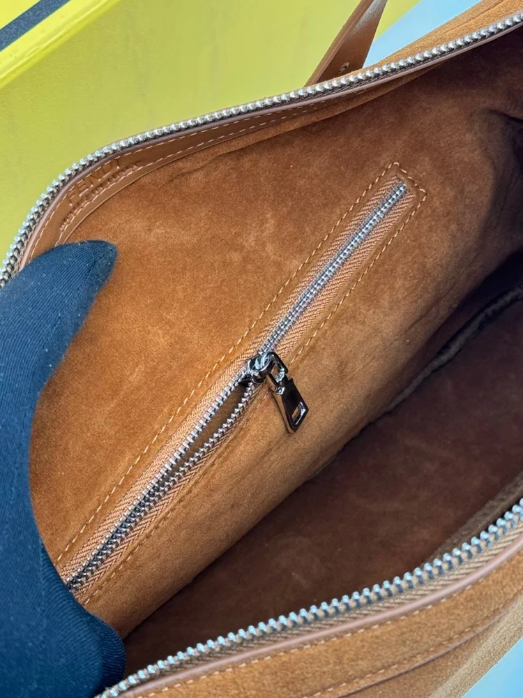 FENDI 111 — Коричневый — дополнительный вид