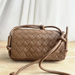 Bottega Veneta 38