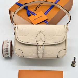 Сумка LOUIS VUITTON z-250