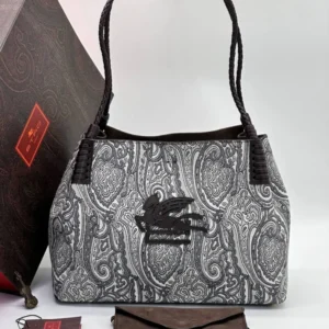ETRO 4