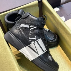 VALENTINO 2