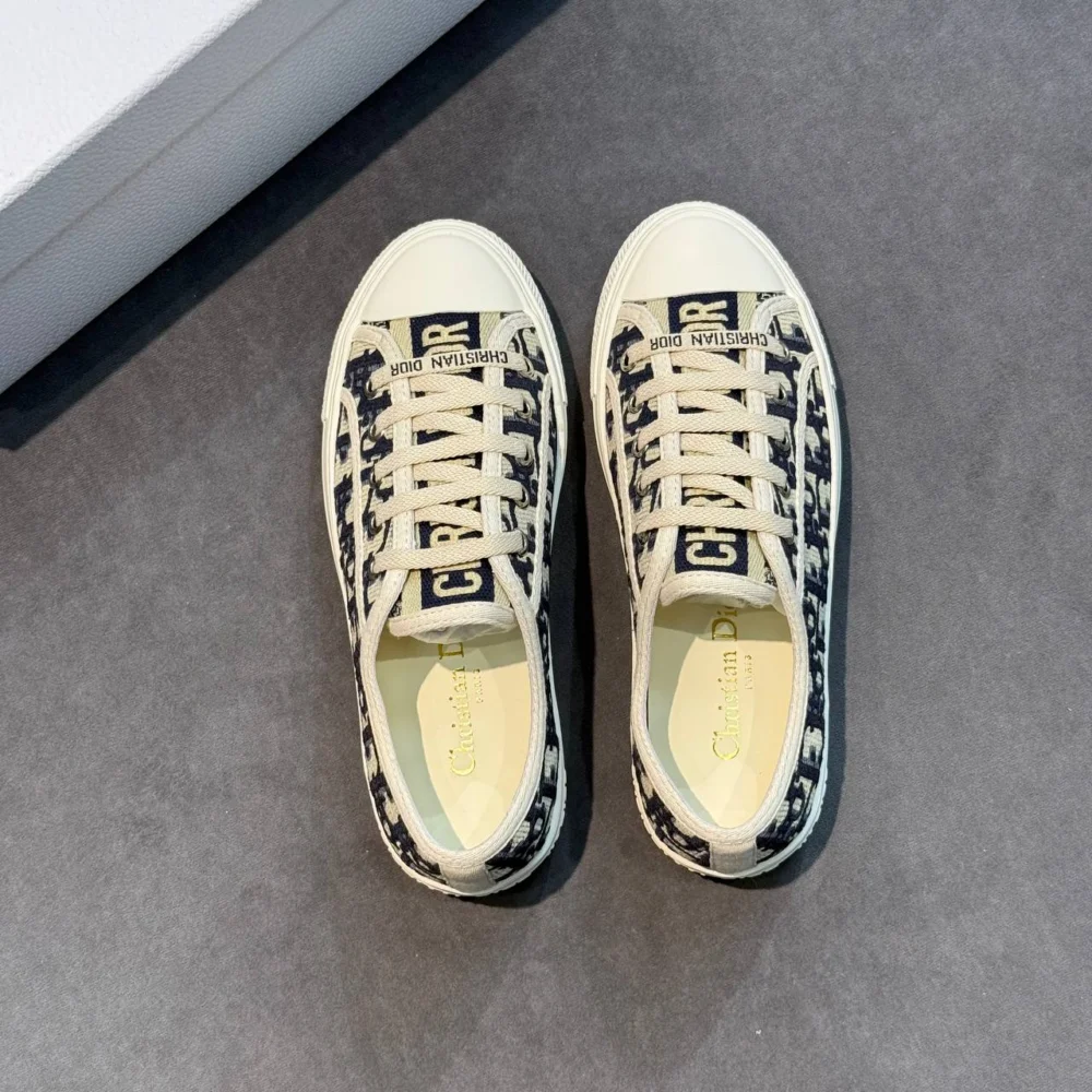 DIOR 18