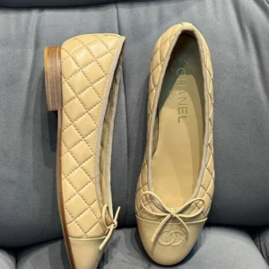 CHANEL 6