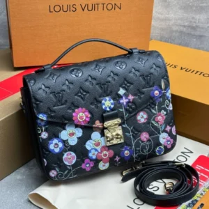 Сумка LOUIS VUITTON 822