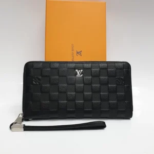 Клатч Louis Vuitton