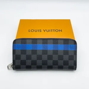Клатч Louis Vuitton 5