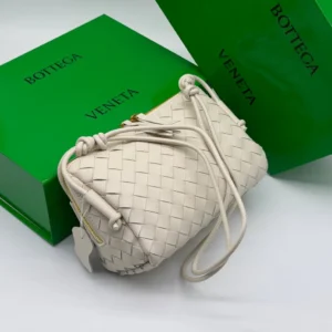 Bottega Veneta 27