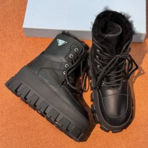 PRADA 33