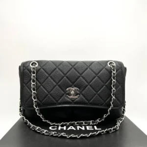 Сумка CHANEL 390