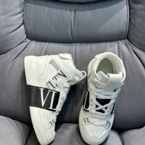 VALENTINO 3