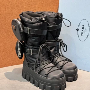 PRADA 32
