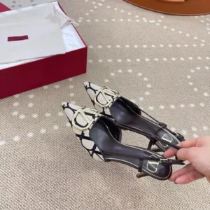 VALENTINO 4