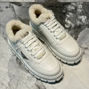PRADA 24