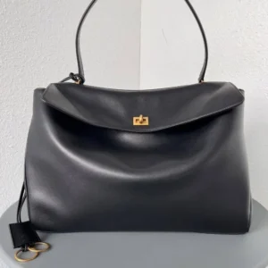 BALENCIAGA 4