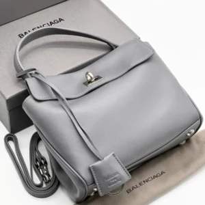 BALENCIAGA 6