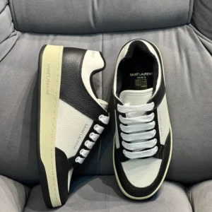 Yves Saint Laurent 2