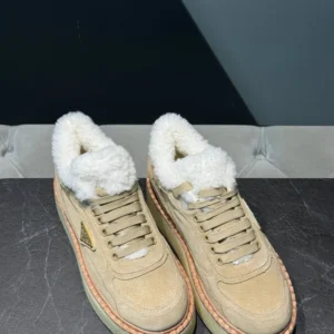 PRADA 27